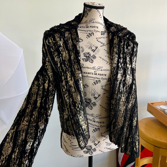 Vintage Gold/Black throw-over by CHARLES & RON is the perfect statement piece!!! - Picture 1 of 6